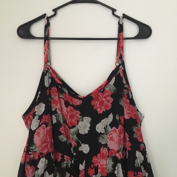 Torrid Floral Peplum Adjustable Straps Top Size 2 - Picture 3 of 7
